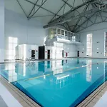 Maldron & Leisure Centre, Galway אורנמור