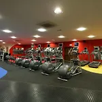 Maldron & Leisure Centre, Galway فندق