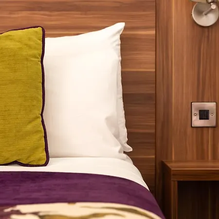 Maldron & Leisure Centre, Galway Hotel 4*